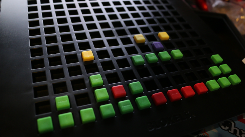 Illustration for article titled Bloxels Lets You Make Video Games With Colorful Plastic Cubes